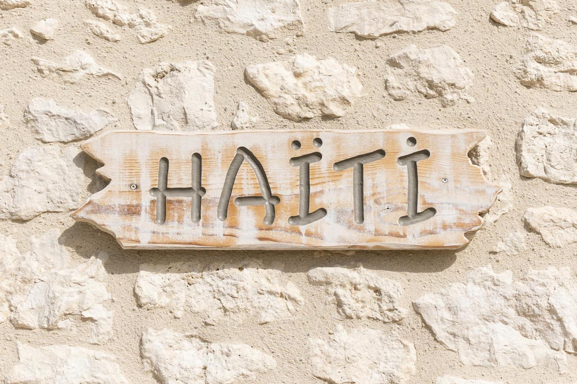 Du Au *
